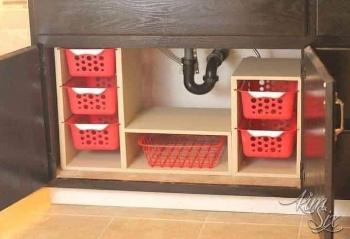 15 idées pour créer du rangement pratique sous l'évier 4