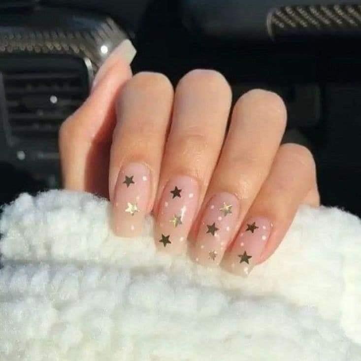 17 idées pour avoir de jolis ongles avec des étoiles 16 17 idées pour avoir de jolis ongles avec des étoiles 16