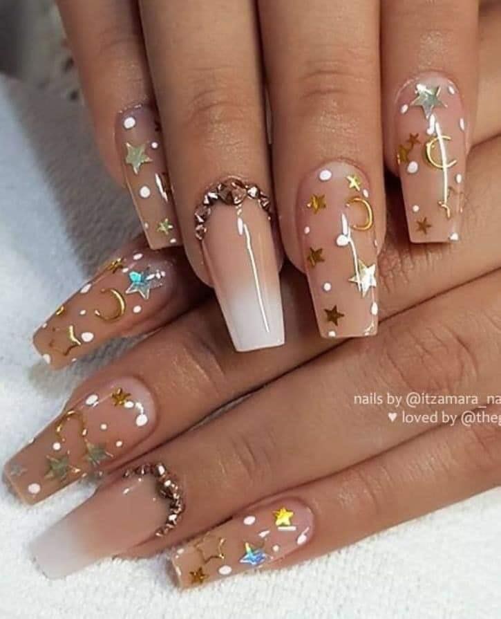 17 idées pour avoir de jolis ongles avec des étoiles 3 17 idées pour avoir de jolis ongles avec des étoiles 3