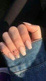 17 idées pour avoir de jolis ongles avec des étoiles 8 17 idées pour avoir de jolis ongles avec des étoiles 8