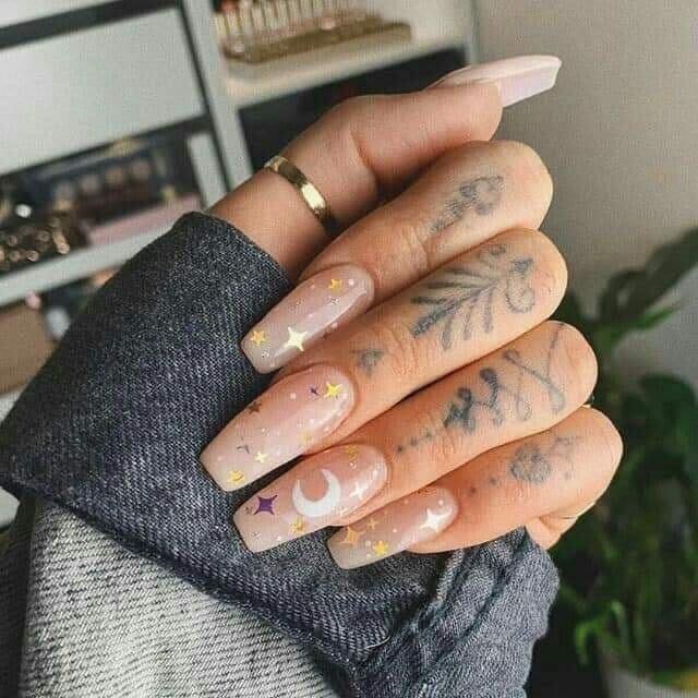 17 idées pour avoir de jolis ongles avec des étoiles 10 17 idées pour avoir de jolis ongles avec des étoiles 10