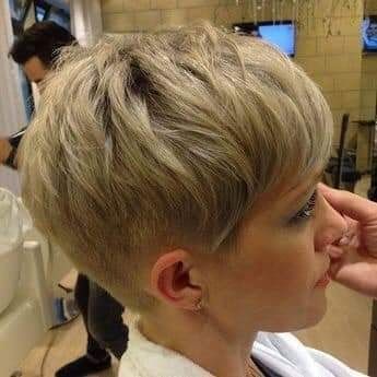 19 idées en tendances de coupes de cheveux courts 10