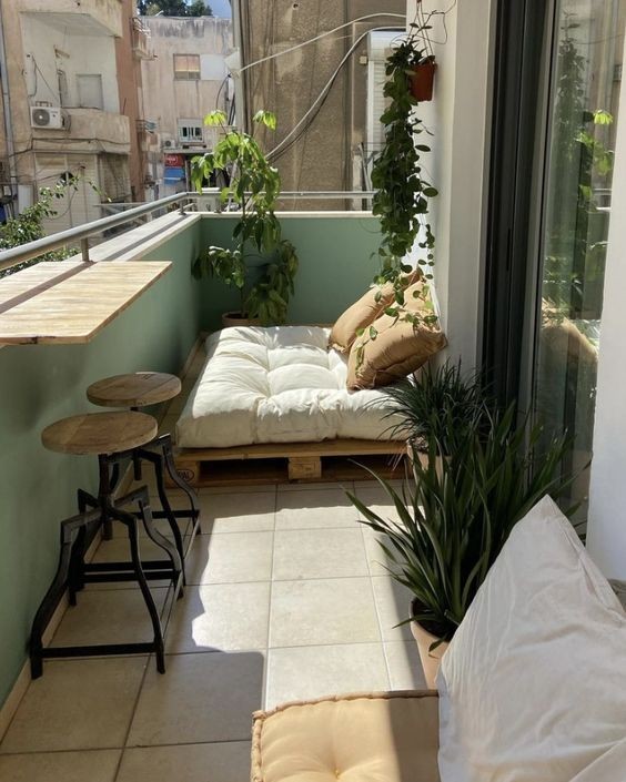 28 idées de tables pour balcon pour bien recevoir vos amis 11