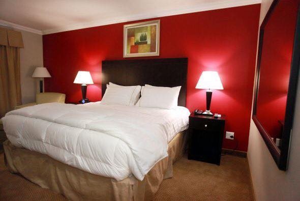 41 idées de décorations d'intérieur avec des tons rouges 21