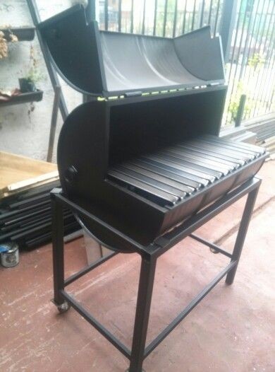17 idées de barbecues à faire avec des barils en métal 2