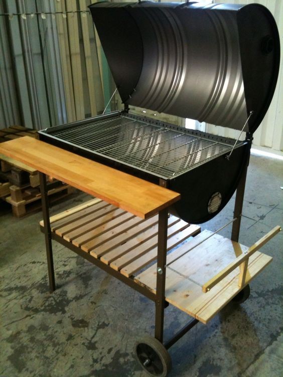 17 idées de barbecues à faire avec des barils en métal 4