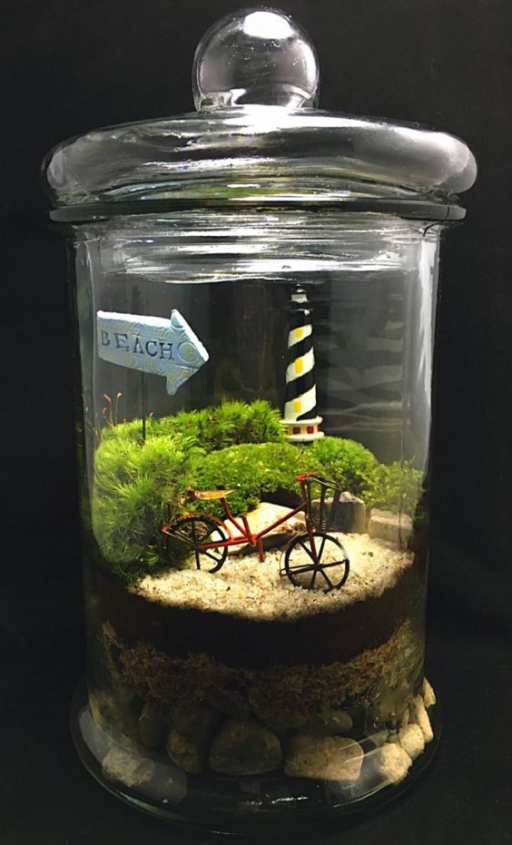 41 idées de mini jardins dans des bocaux en verre 25
