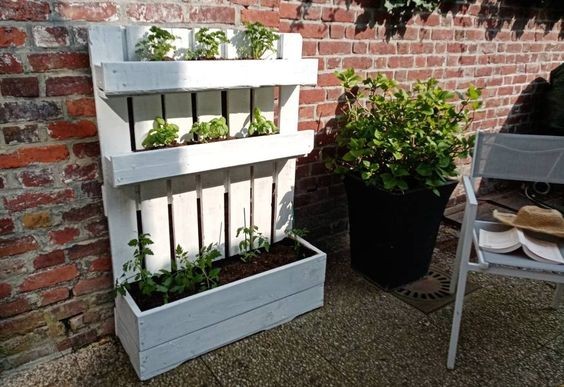 27 top idées de potagers à faire avec des palettes 13 27 top idées de potagers à faire avec des palettes 13