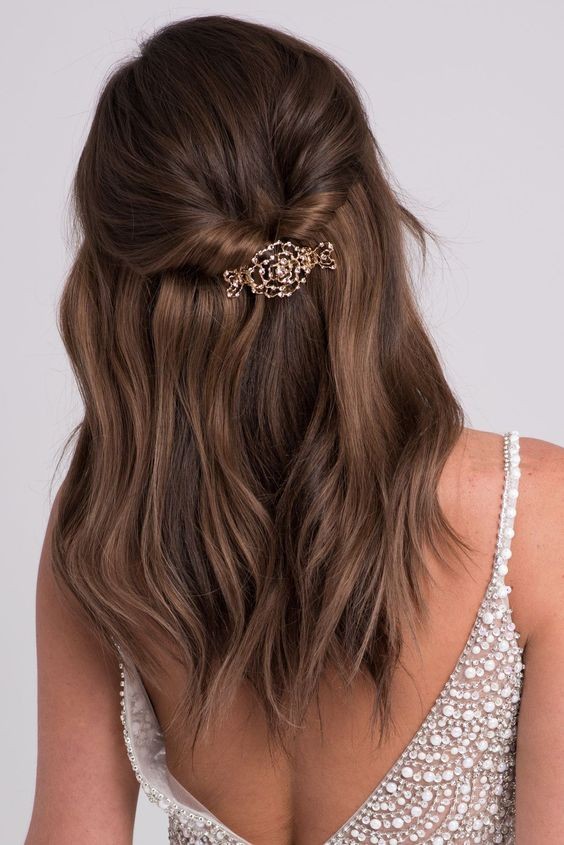 26 Coiffures de mariage mi-longs avec cheveux lâchés 21 26 Coiffures de mariage mi-longs avec cheveux lâchés 21
