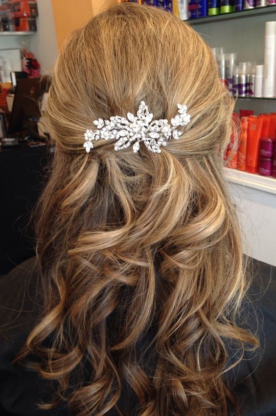 26 Coiffures de mariage mi-longs avec cheveux lâchés 25 26 Coiffures de mariage mi-longs avec cheveux lâchés 25