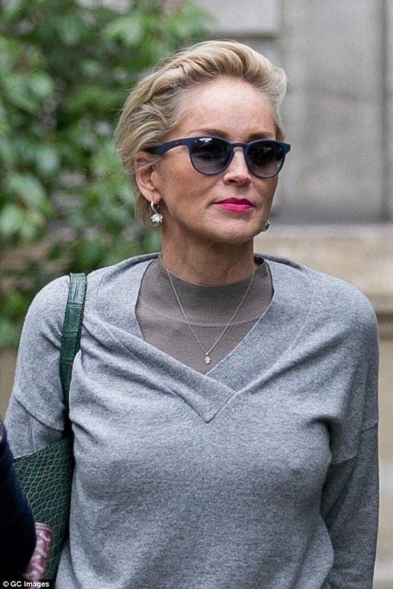 Les 50 plus belles coupes courtes femme 50 ans 10 Les 50 plus belles coupes courtes femme 50 ans 10