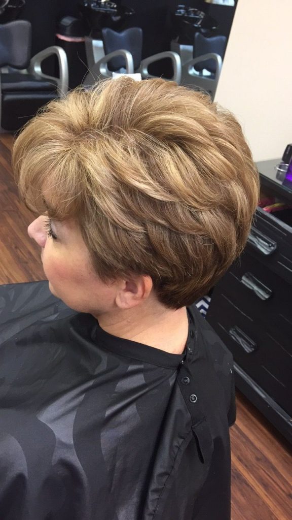 Les 50 plus belles coupes courtes femme 50 ans 15 Les 50 plus belles coupes courtes femme 50 ans 15