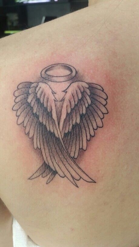 Les 44 plus belles idées de tatouages ailes d'ange 15