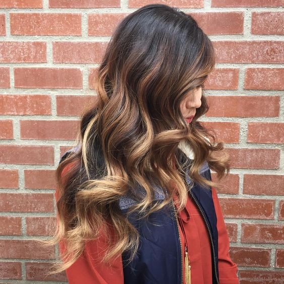 50 balayages caramel qui rendent une femme irrésistible 4 50 balayages caramel qui rendent une femme irrésistible 4