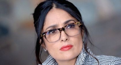 50 Coupes courtes pour femme de 50 ans avec lunettes 32