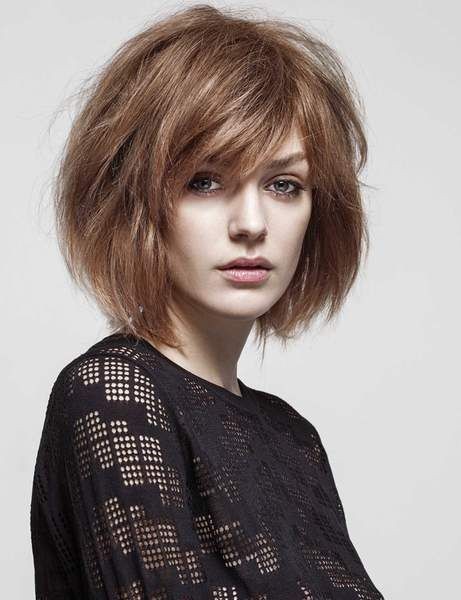 32 Coupes de cheveux pour affiner un visage rond 13 32 Coupes de cheveux pour affiner un visage rond 13