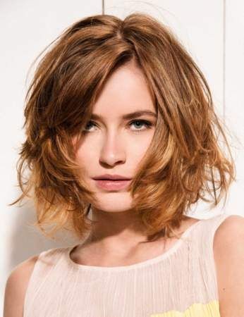 32 Coupes de cheveux pour affiner un visage rond 21 32 Coupes de cheveux pour affiner un visage rond 21