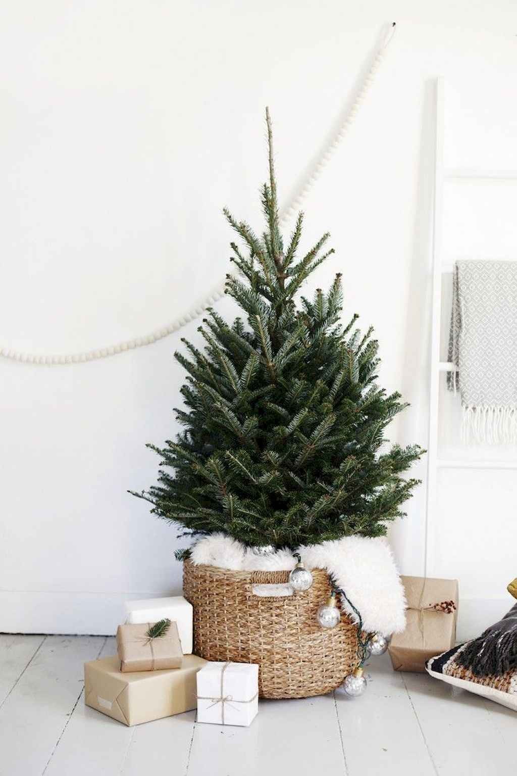 80 Belles idées pour décorer votre salon ce Noel 21