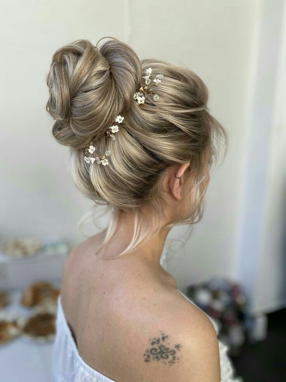 61 top idées de coiffures de chignon de mariage 22