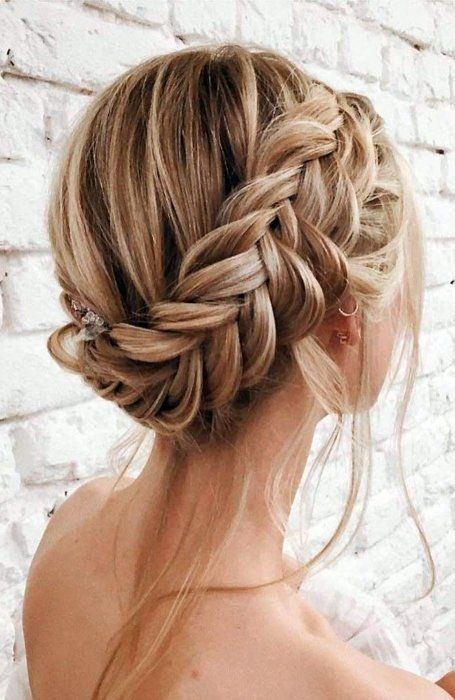 61 top idées de coiffures de chignon de mariage 51