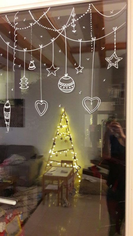 39 Top idées de Décorations de Fenêtres pour Noël 17 39 Top idées de Décorations de Fenêtres pour Noël 17