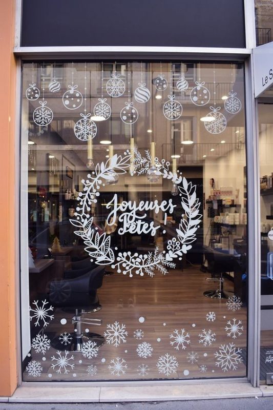 39 Top idées de Décorations de Fenêtres pour Noël 18 39 Top idées de Décorations de Fenêtres pour Noël 18