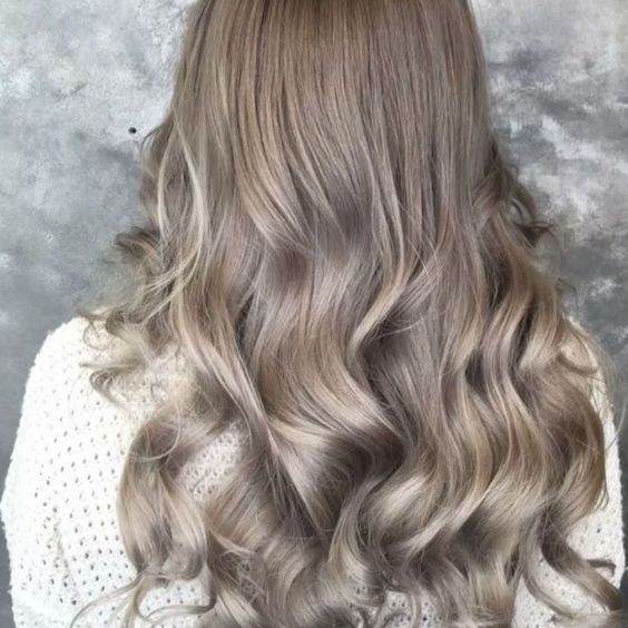 Les 50 plus belles couleurs de cheveux blond polaire 31 Les 50 plus belles couleurs de cheveux blond polaire 30