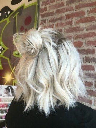 Les 50 plus belles couleurs de cheveux blond polaire 33 Les 50 plus belles couleurs de cheveux blond polaire 32