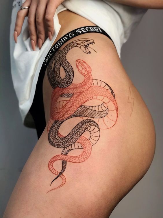Les 50 plus beaux tatouages hanche pour femme 4 Les 50 plus beaux tatouages hanche pour femme 4