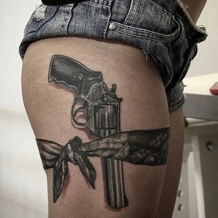 Les 50 plus beaux tatouages hanche pour femme 8 Les 50 plus beaux tatouages hanche pour femme 8
