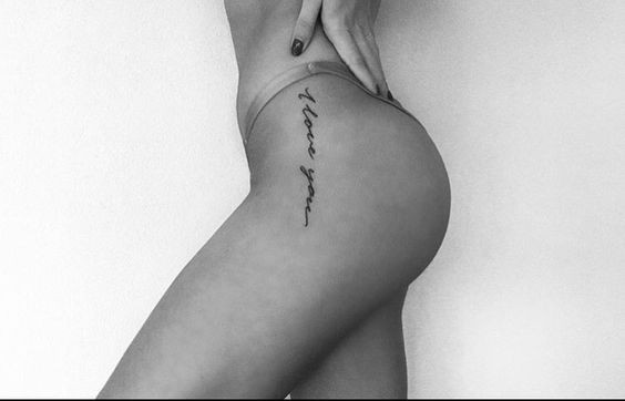 Les 50 plus beaux tatouages hanche pour femme 13 Les 50 plus beaux tatouages hanche pour femme 13