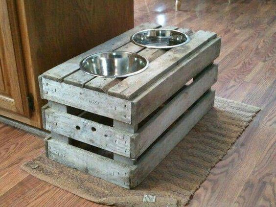 11 top idées de gamelles pour chiens en palettes 7 11 top idées de gamelles pour chiens en palettes 7