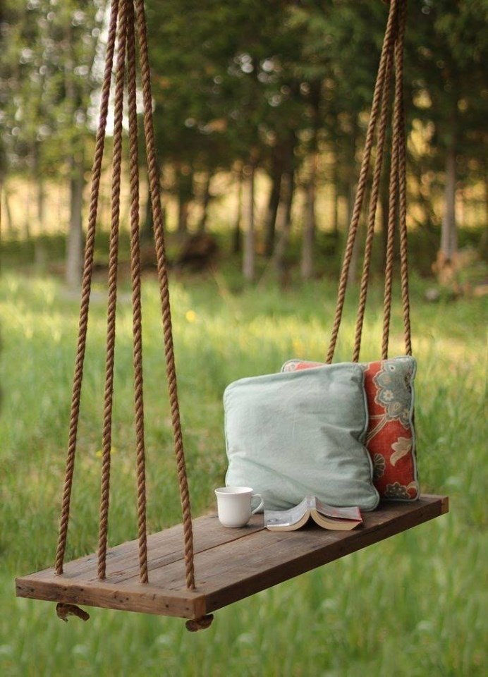 17 chaises suspendues de jardin parfaites pour une journée de repos 9