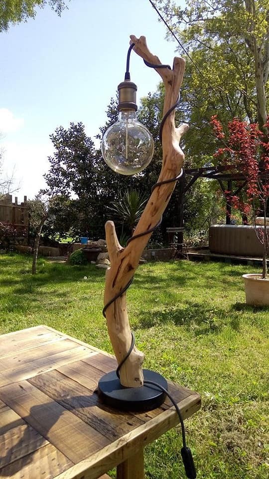 24 idées pour créer votre propre lampe en bois flotté 7 24 idées pour créer votre propre lampe en bois flotté 7