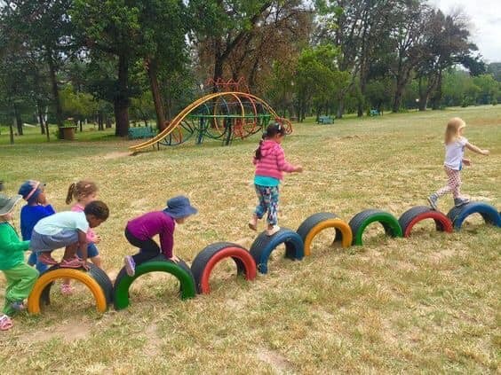 31 idées de jeux pour enfant à faire avec des pneus 25 31 idées de jeux pour enfant à faire avec des pneus 25