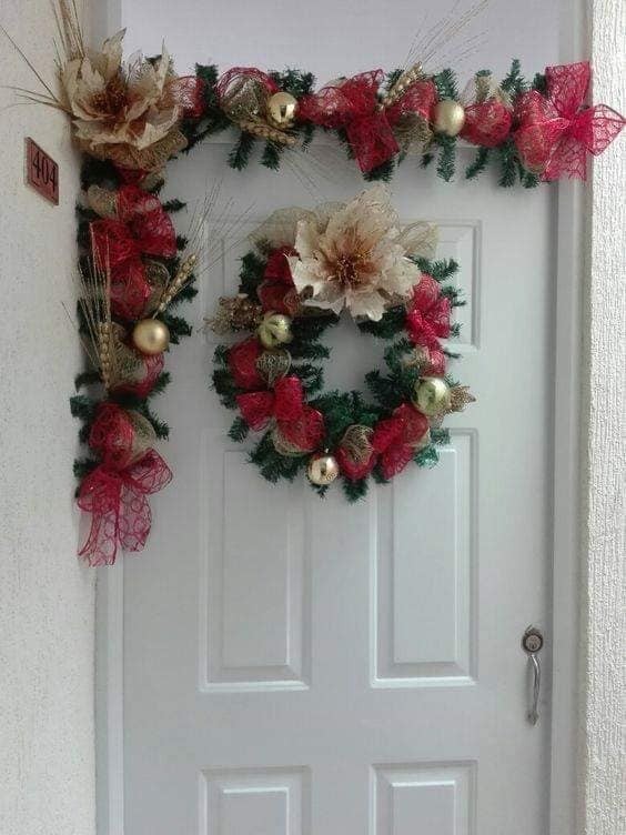 24 Décorations de portes de Noël magnifiques et simples à faire 6 24 Décorations de portes de Noël magnifiques et simples à faire 6
