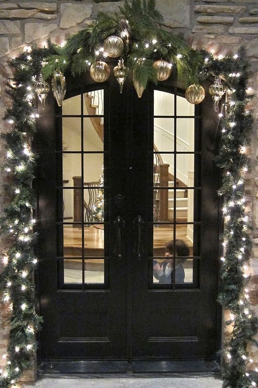 24 Décorations de portes de Noël magnifiques et simples à faire 10 24 Décorations de portes de Noël magnifiques et simples à faire 10