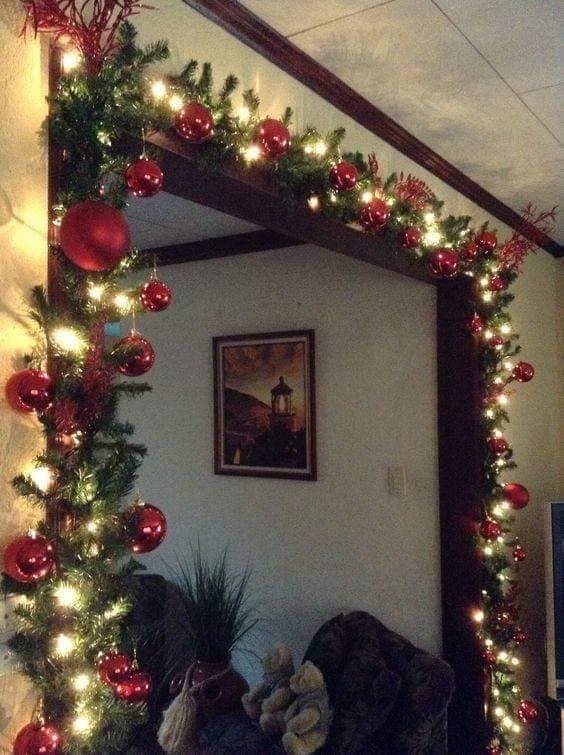 24 Décorations de portes de Noël magnifiques et simples à faire 2 24 Décorations de portes de Noël magnifiques et simples à faire 2
