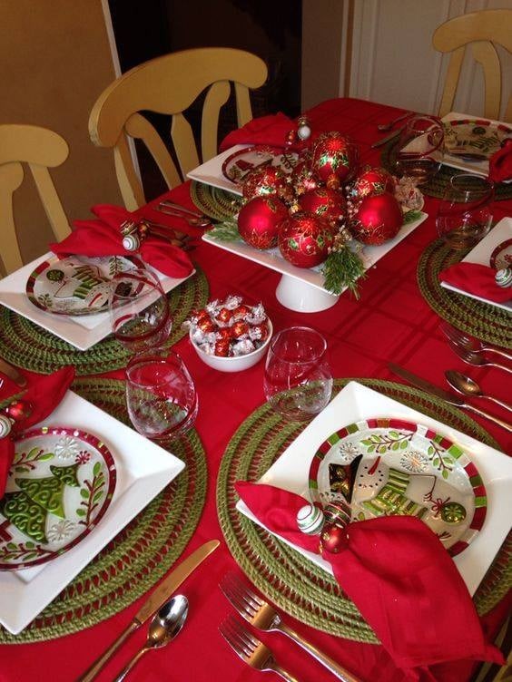 28 idées de décoration de table pour Noël 21 28 idées de décoration de table pour Noël 21