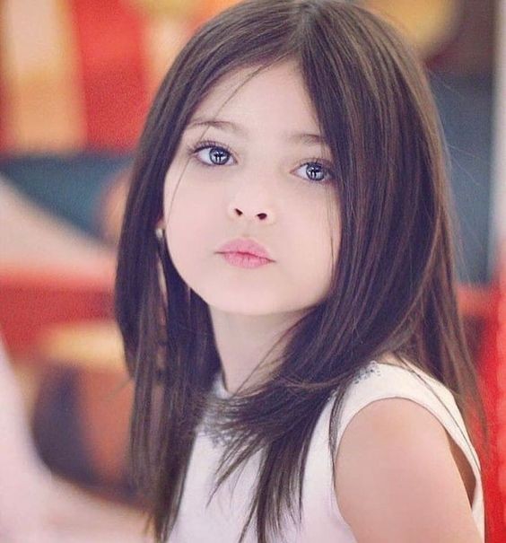 12 idées de coupes de cheveux pour fille de 12 ans