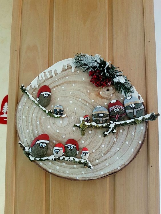 27 Décos de Noel avec des disques de bois et des galets 24 27 Décos de Noel avec des disques de bois et des galets 24