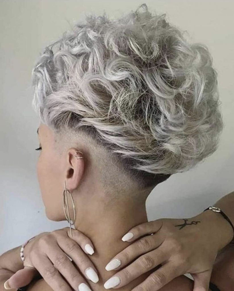 50 coupes courtes pour femme de 50 ans 15