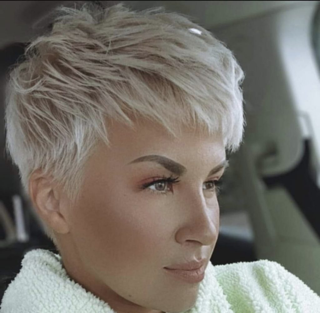 50 coupes courtes pour femme de 50 ans 19