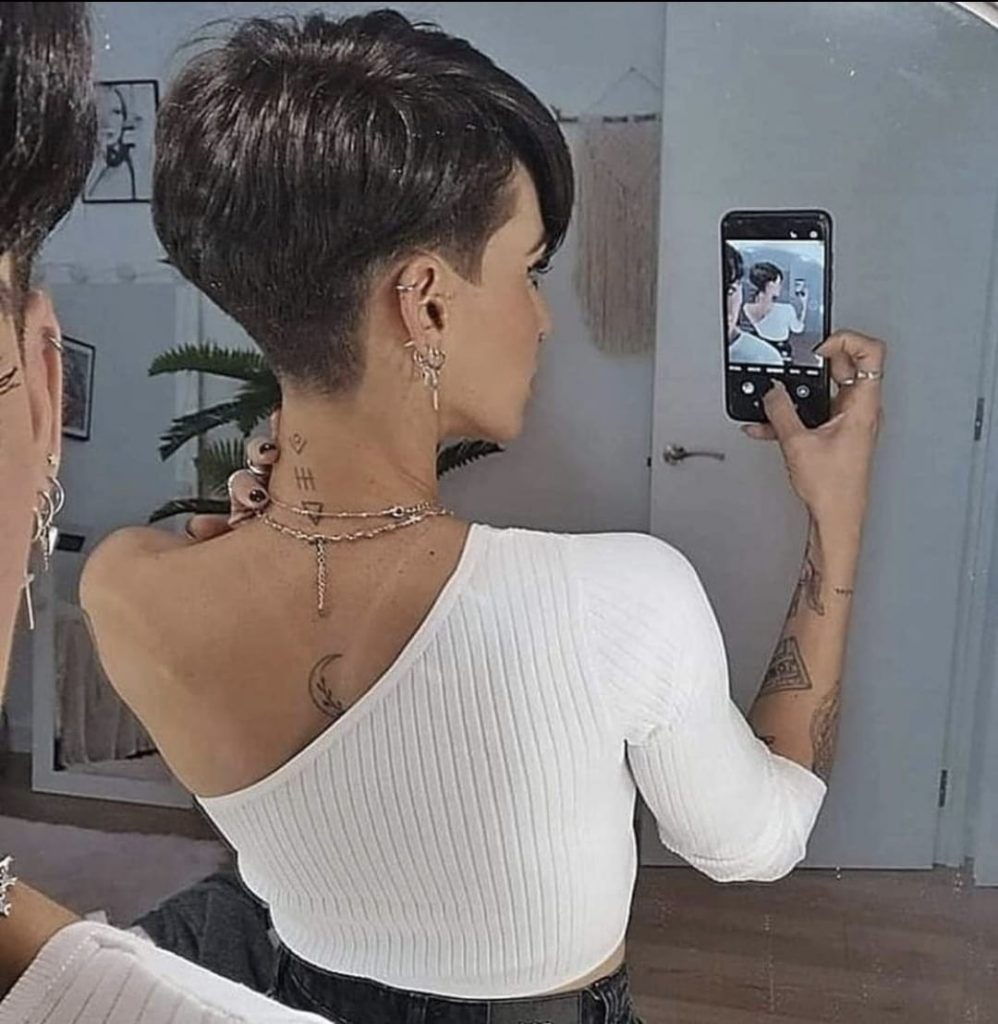 50 coupes courtes pour femme de 50 ans 23