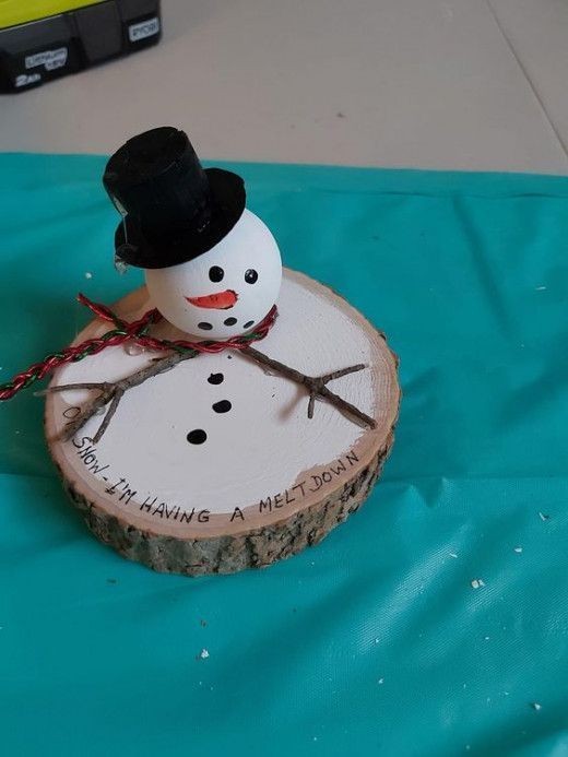 27 décorations de Noël avec des disques de bois 3 27 décorations de Noël avec des disques de bois 3