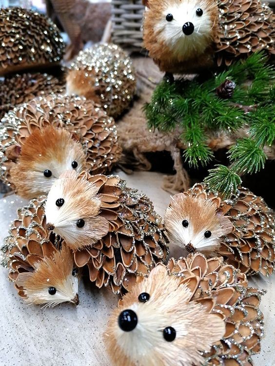 17 Décorations de Noël avec des pommes de pins 14 17 Décorations de Noël avec des pommes de pins 14