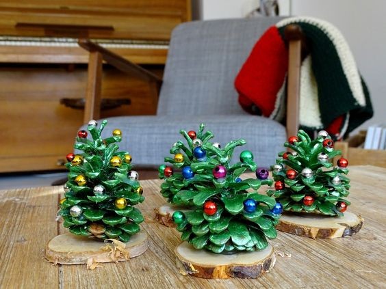 78 décorations de noël avec des pommes de pin 36 78 décorations de noël avec des pommes de pin 36