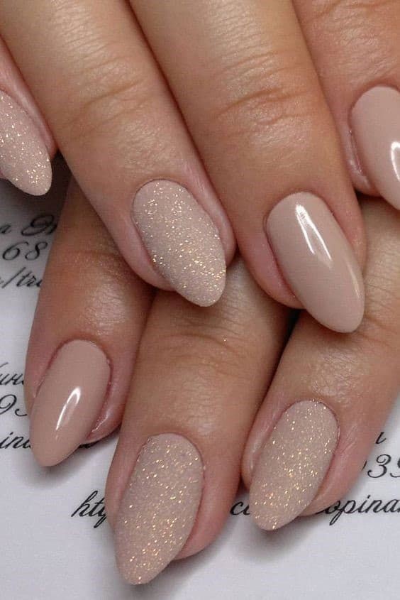 36 nails art d'ongles nudes pour mélanger votre manucure de base 2