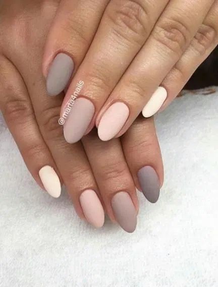 36 nails art d'ongles nudes pour mélanger votre manucure de base 8