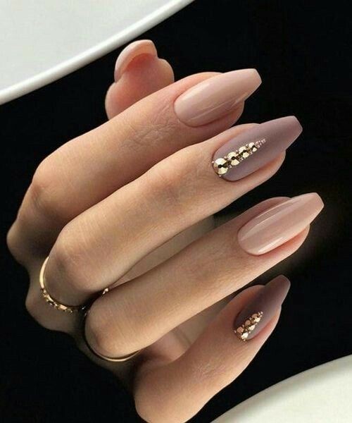 36 nails art d'ongles nudes pour mélanger votre manucure de base 22